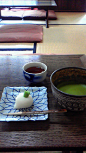 White Turnip Shaped Japanese Wagashi Cake with Matcha Tea｜和菓子とお抹茶