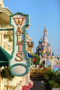 The Walt’s restaurant sign at DLP - been in here for a character breakfast…: 