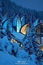 瑞士Tschuggen Bergoase 】当地著名的Tschuggen大酒店的附属建筑，白雪精灵的世界。http://t.cn/S6NYLz