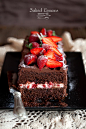 salted lemons: Chocolate cake with strawberries