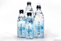 美国广告创意团队team one 给冰岛冰川水重新设计了极富代表性的产品包装和整个品牌形象，用冰川的矿泉水瓶造型直接指出矿泉水的产地和品质，从而大大提升了品牌影响力。…_酷客中国