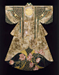 美国美女艺术家的东方戏服幻想丨令人惊讶之处，这些礼服竟然是陶瓷制品！