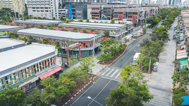 泰国曼谷的大型抗洪雨水公园 Chulal...