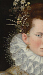 拉夫领，也就是伊丽莎白圈，又称轮状皱领。
据说是法国首创，在文艺复兴时期被欧洲男女普遍采用。这种领子成环状套在脖子上，其波浪形褶皱是一种呈“8”字形的连续褶裥。
拉夫领从 1560～1640 年间成为贵族男女服装的典型特征，它的流行也间接地推动了花边装饰的流行。 ​​​​