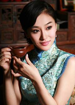 家怡爸爸采集到一顾倾人城——大爱中国风  之  旗袍