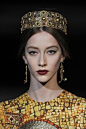 华丽的巴洛克风！Dolce & Gabbana，拜占庭女王陛下.......#皇冠# #饰品# #品牌珠宝# #杜嘉班纳珠宝# @水公 @东篱下 
