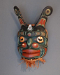 Yagis是Kwakwaka'wakw人传说中的海怪，作为Tlasula仪式的一部分，面具舞者扮演它进入大房子，并由地位最高的家庭献上舞蹈，面具中暗藏喷水机关，面具舞者可以通过隐藏了的细软管和储水器，从头顶上的浮子喷出水来。 ​​​​