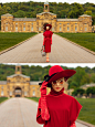 组图：倪妮一袭红衣酷劲十足 戴摩登帽眼神凌厉展复古异域风情 : 8月8日，倪妮工作室发布了一组倪妮的写真图。图片中，倪妮身穿红裙，戴复古摩登帽，酷劲十足。