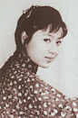 严凤英（1930年4月13日－1968年4月8日），女，中国黄梅戏演员，乳名鸿六儿，曾用名黛峰，安徽桐城罗家岭人。“文化大革命”中受迫害自杀身亡，终年38岁。 #采集大赛#