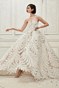 Oscar de la Renta Bridal Fall 2019  Fashion Show : The complete Oscar de la Renta Bridal Fall 2019  fashion show now on Vogue Runway.