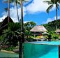 位于斐济的Laucala Island是世上最尊贵独特的度假村之一，精美的别墅全岛仅建有25间，全部配备独立泳池，绝对是蜜月度假的最佳选择！