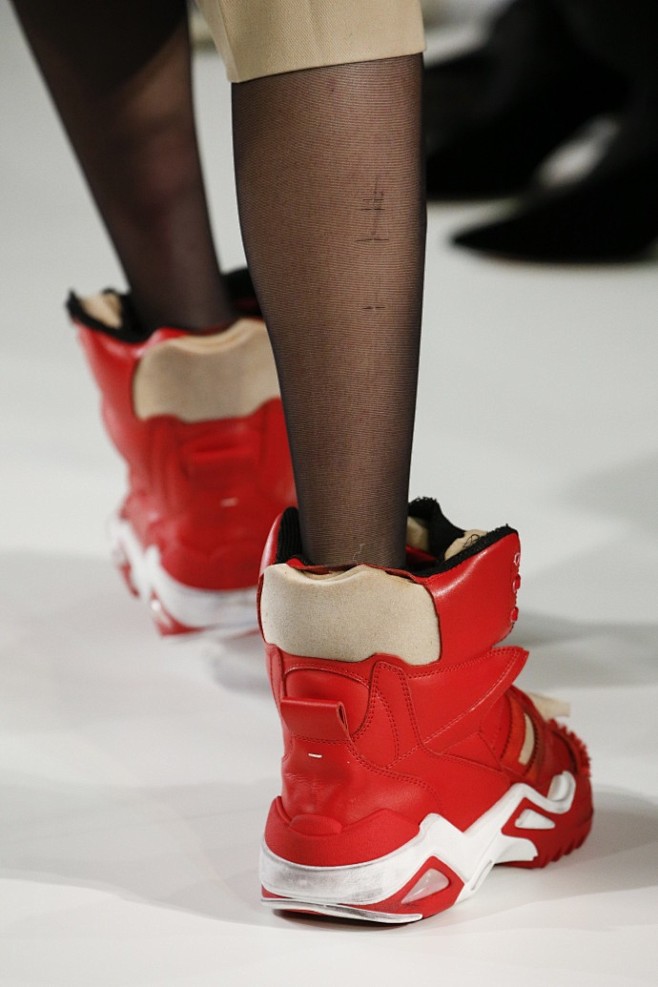 奢侈品牌的运动鞋风潮继续发酵，Maiso...