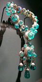 Van Cleef & Arpels Exhibition @ Musee des Arts Decoratifs in Paris! This necklace from 1971 (pretty much all the pieces were vintage) was part of Begum Aga Khan's collection, wife of Prince Karim Aga Khan IV. Made of diamonds and emeralds, this neckla