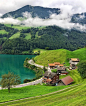 瑞士少女峰山下山谷的一个小镇，有些世外桃源的感觉。
