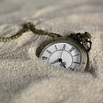 时光被埋在沙中，是否会在那里永远停留？ ...
