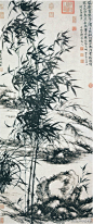 石涛-《竹石精品微展》 石涛，史上不可多得的著名画僧，国画一代宗师人物。山水、人物、花鸟，山水疏秀明洁，笔法酣畅淋漓，布局精中多变；古朴缜密，骨格清俊；潇洒隽朗，清新怡人墨韵流逸，是中国绘画史上屈指可数的伟大人物之一。白石老人极其尊崇曾诗云：“下笔谁教泣鬼神，二千余载只斯僧。 
