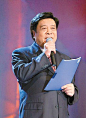 赵忠祥
曾先后主持过15届中央电视台《春节联欢晚会》和国庆45周年、50周年，香港、澳门回归等大型晚会。