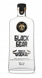 Black Bear黑熊-高档伏特加酒，目的是创建一个视觉冲击力的瓶子，用极简主义风格的图形，表达的溢价特性和排他性的产品