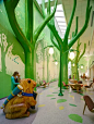 At Nationwide Children’s Hospital in Columbus, Ohio, the “Magic Forest” offers a wonderland of giant trees and animals brought to life by sounds of chirping birds and other forest noises to transport visitors away from the hospital environment. Lighting c
