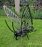 “飞翔”在春天的彩绘蝴蝶雕塑