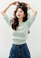 裴秀智 Suzy
GUESS