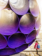 葡萄牙波尔图历史中心紫色“月饵”美陈装置