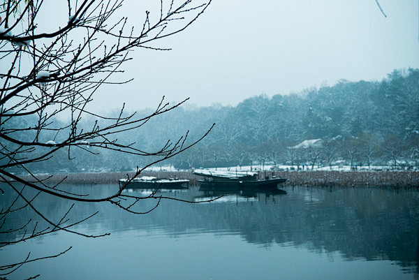 冬日西湖之美，断桥残雪