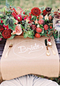 鲜花与水果就是甜蜜的诱惑！让人垂涎的婚礼桌花设计！+来自：婚礼时光——关注婚礼的一切，分享最美好的时光。#桌花#