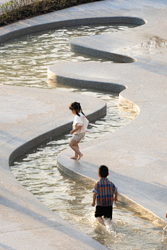 齐尚景观-庭院/文旅采集到水景景观设计/水系/旱溪/驳岸/自然式驳岸/人工驳岸/小溪/溪流