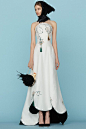 Ulyana Sergeenko 2015 Spring Couture 有一种旧时名媛的精致典雅，喜欢这样的设计～