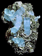 Aquamarine with Muscovite