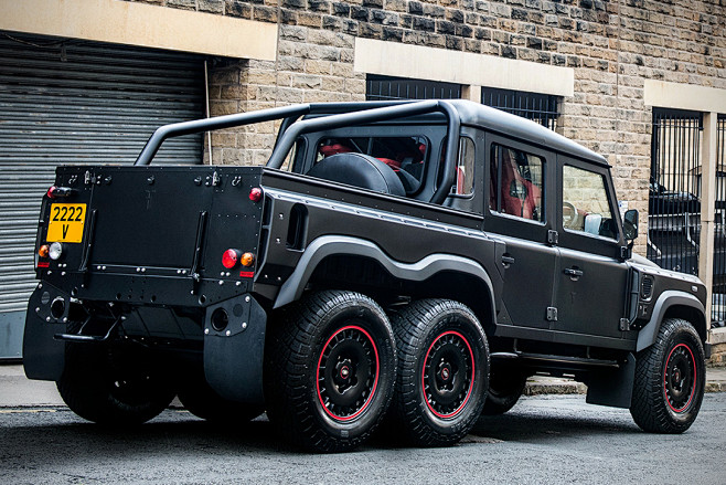 Land Rover Defender ...