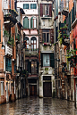 威尼斯，意大利，雨天是用水写的诗~