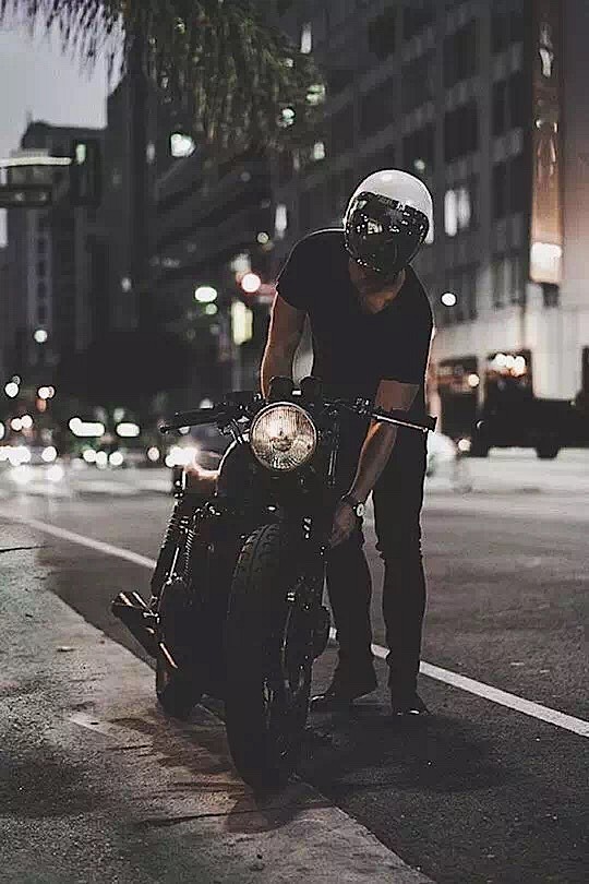 摩托车