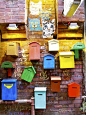 五颜六色的信箱，可以寄信给未来的自己。,rrachelle