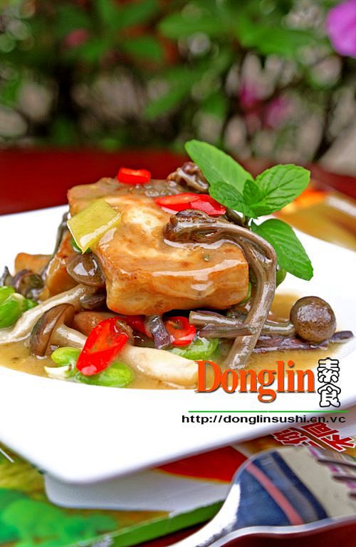 [味噌蕨菜炖豆腐] 蕨菜是中国较古老的一...