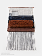 最近两年，貌似手工编织艺术在回潮，尤其是手工编织挂毯（tapestries、wallhangings)艺术。而由艺术家Mim Jung和Brian Hurewitz于2009年创建的Brook&Lyn创意工作室，正好迎合了这股风潮，借组于二人在装置艺术，编织，木工和艺术方面的背景，Brook&Lyn创意工作室除艺术外，主要专注于挂毯，结合新合怀旧元素，Brook&Lyn工作室的挂毯作品特别漂亮。<br/>（另外，不得不说，艺术家Mimi Jung应该是华人）