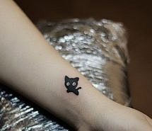手腕可爱猫咪纹身图案