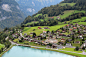 瑞士的美是独一无二的，如果不是身临其境，很难想象出这个国家的风景是多么的与众不同。走进英格堡小镇，如同进入人间仙境。
 #国外# #景点# #旅行摄影#