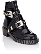 巴黎世家 (Balenciaga) 金属扣系带短靴

价格：$1,275