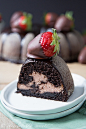 Chocolate Covered Strawberry Bundt Cake #赏味期限#