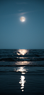 月亮 海面