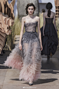 #streetsfinest# runway|Christian Dior Fall 2017 Couture-灰色也可以这么梦幻