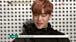 #iKON# #金振焕# 【GIF】焕焕坐在那里真的要被弟弟们弄崩溃了哈哈哈哈