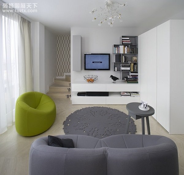 整套公寓呈现简约欧式风格，创意细节成就家...