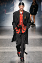 Versace Fall 2019 Menswear Fashion Show : The complete Versace Fall 2019 Menswear fashion show now on Vogue Runway.