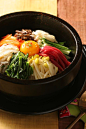 韩国料理：石锅拌饭。