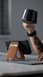 其中包括图片：HaloLock™ Vegan Leather Wallet Stand for iPhone 13/12 Series