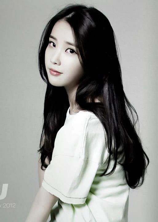 IU  李智恩