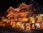 [圣诞灯和装饰的房子] 圣诞灯和装饰的房子 纽约皇后区,美国